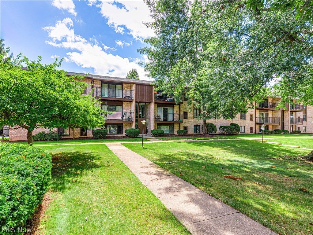 16465 Heather Lane 304 — photo