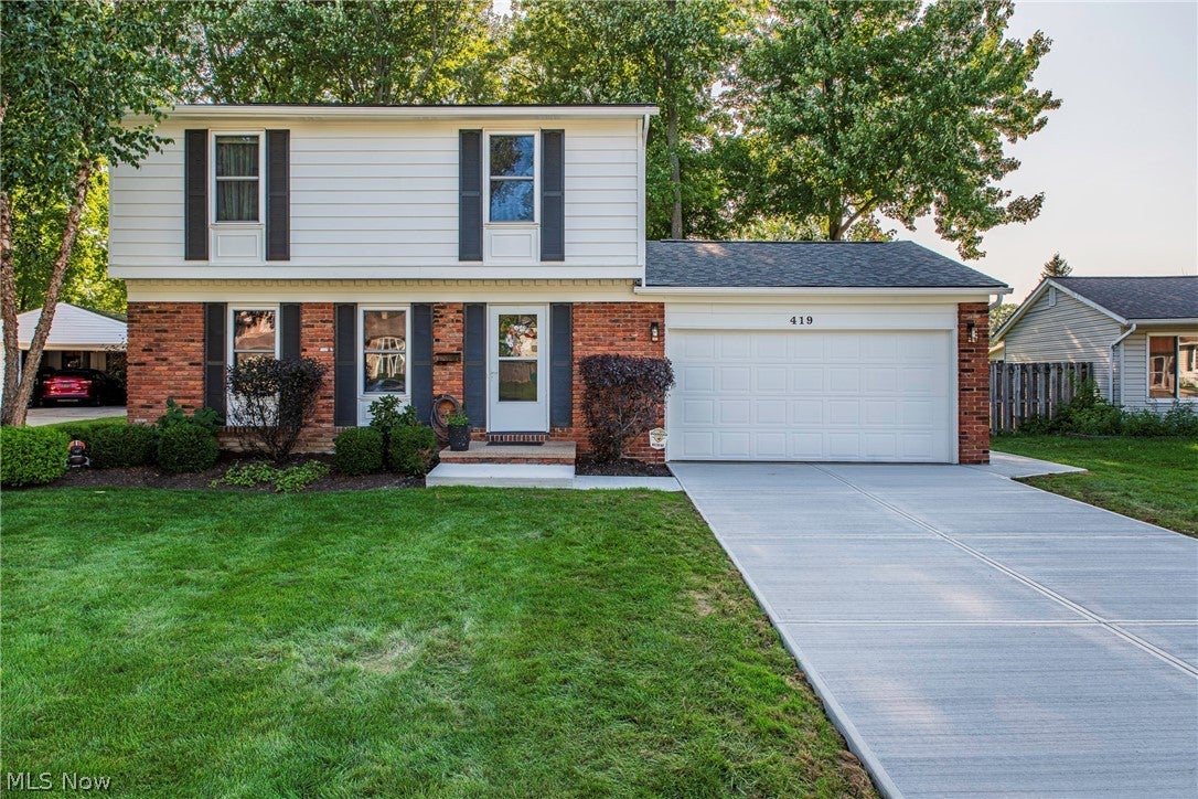 419 Ridgewood Drive — photo