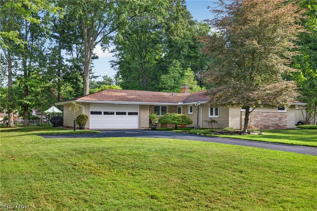 9075 Creekwood Drive — photo