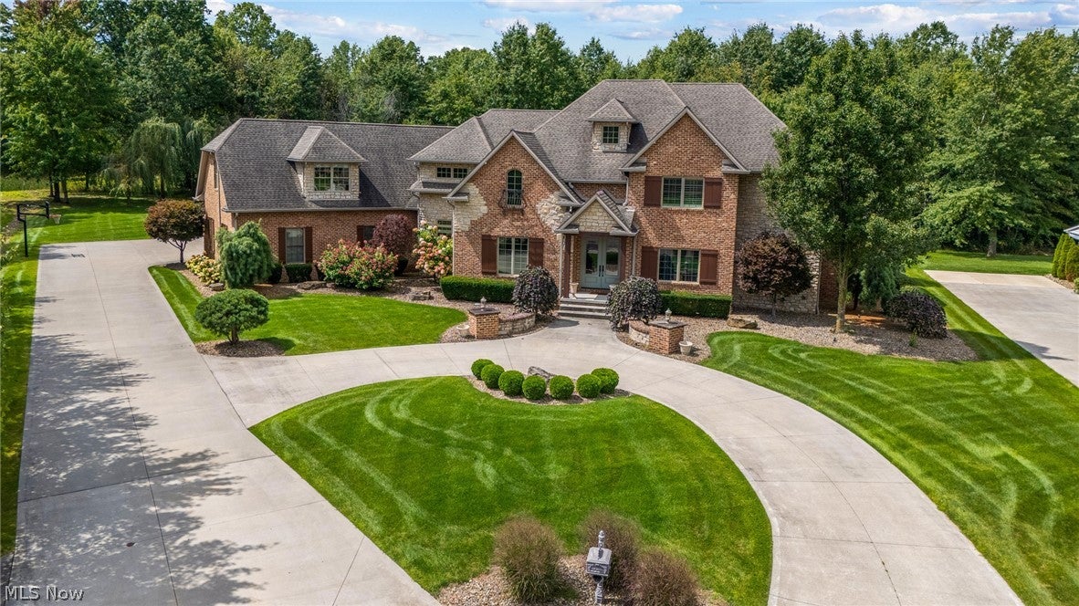 1555 Fox Den Court — photo