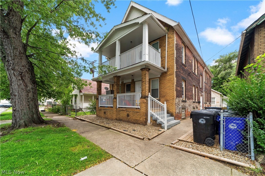 1386 E 43 — photo