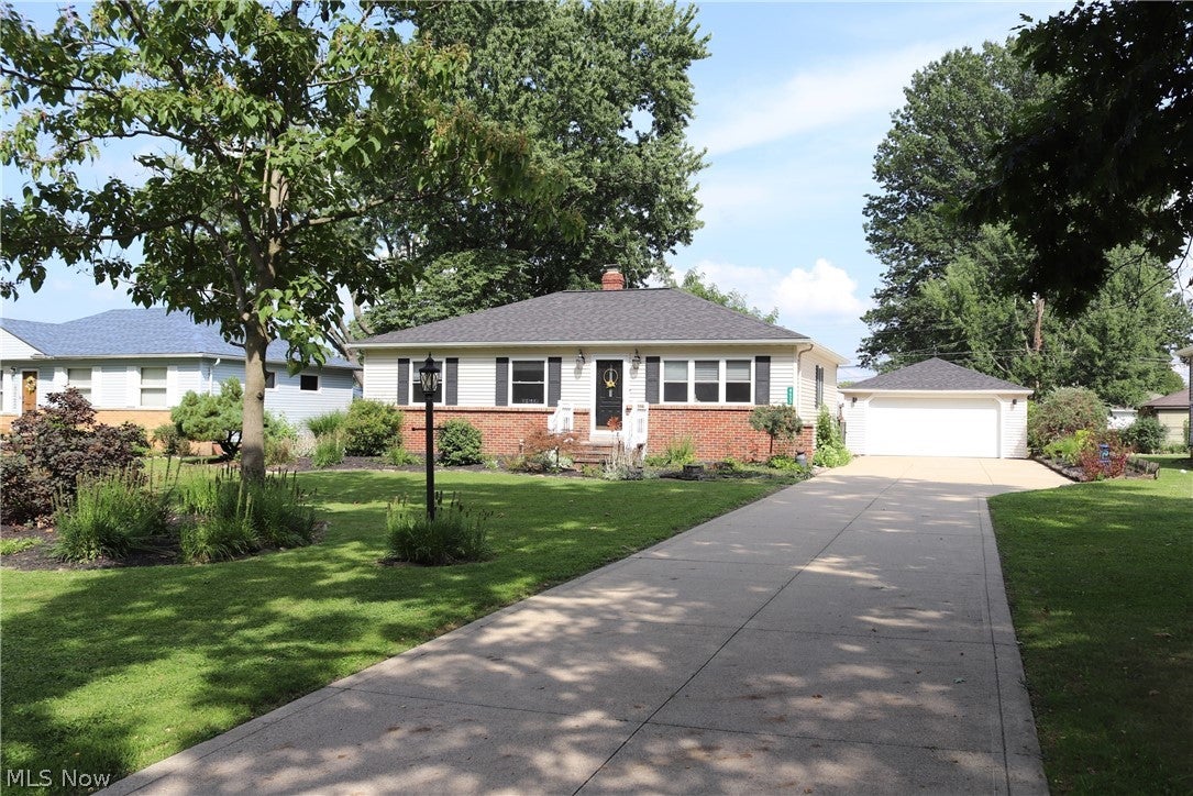 8627 Big Creek Parkway — photo