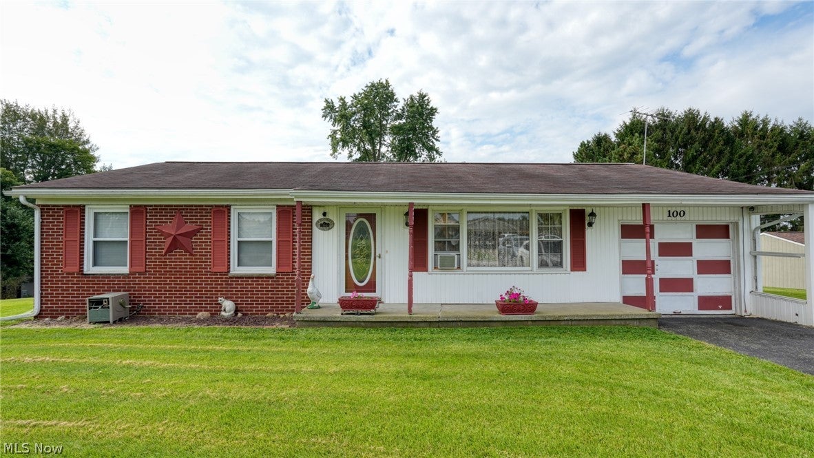 100 Vicky Lane — photo