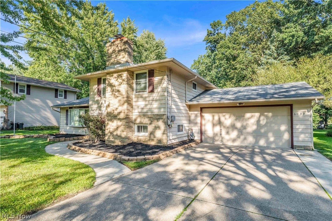 6033 Harrison Street — photo
