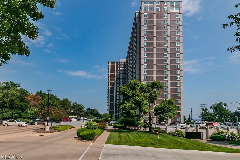 12900 Lake Avenue 707 — photo