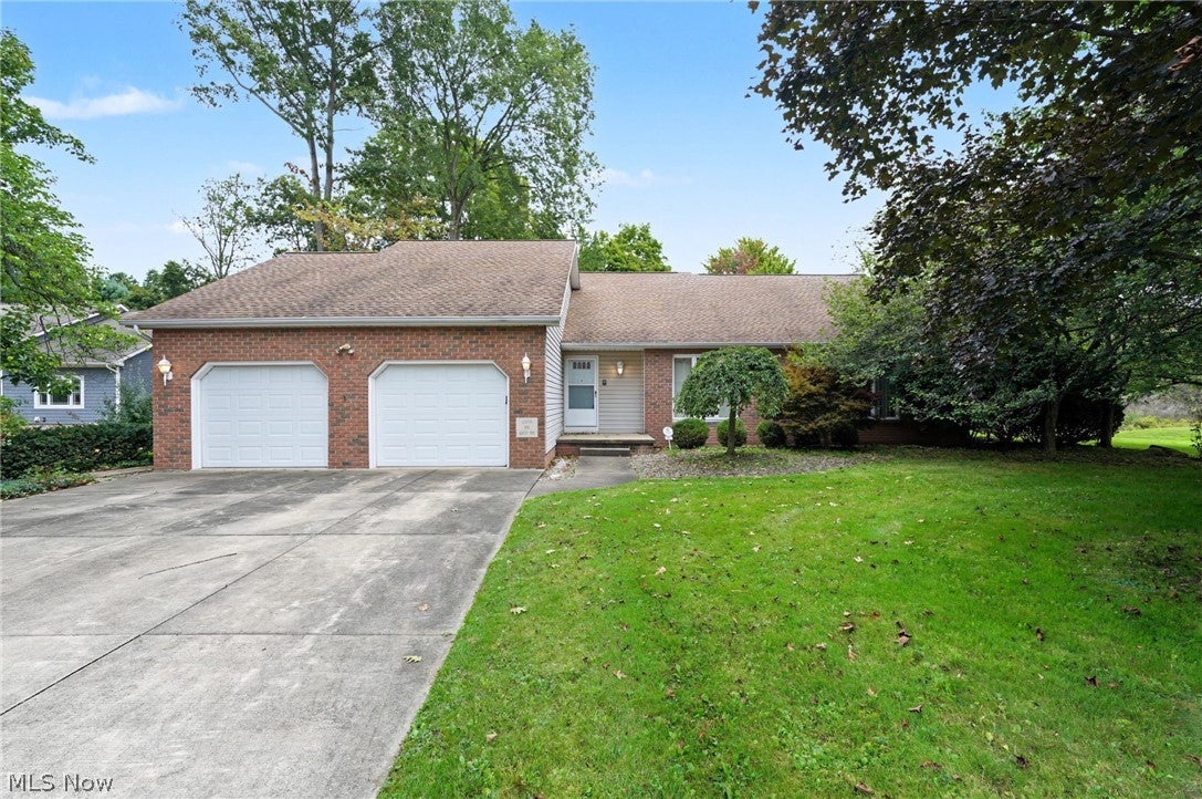 101 Golf Drive — photo