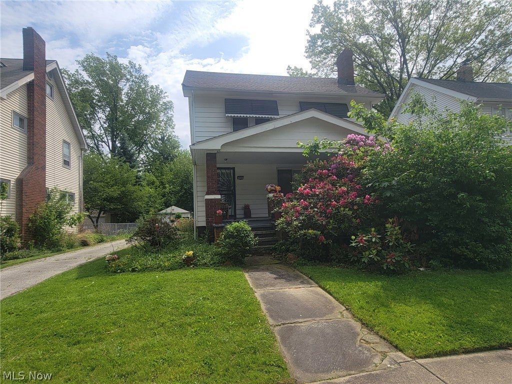 1597 Maple Road — photo