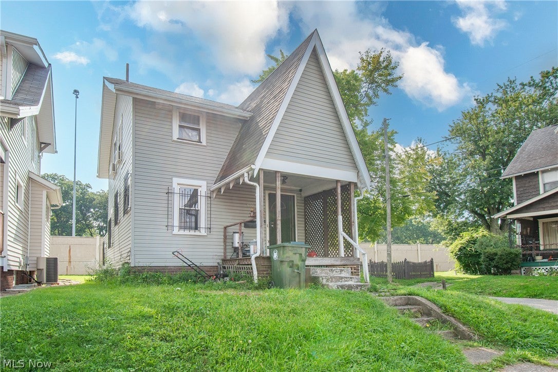 800 Halter Court NW — photo