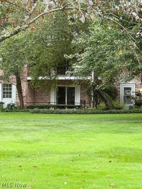 369 Quarry Lane C — photo
