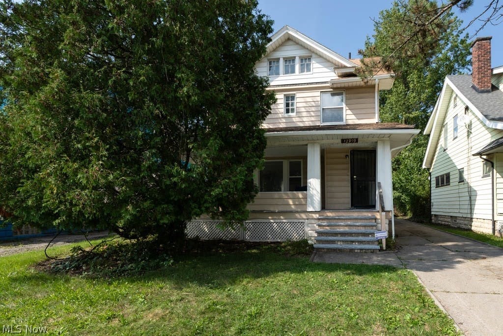 12909 Beachwood Avenue — photo