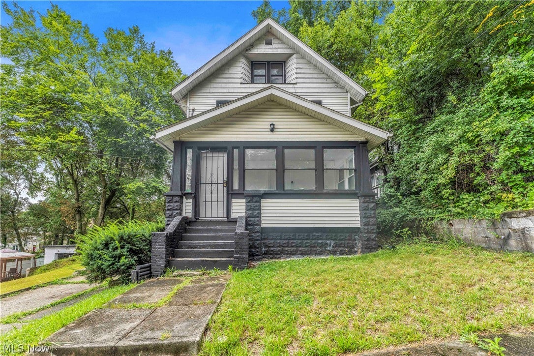 712 Roselle Avenue B/UP — photo