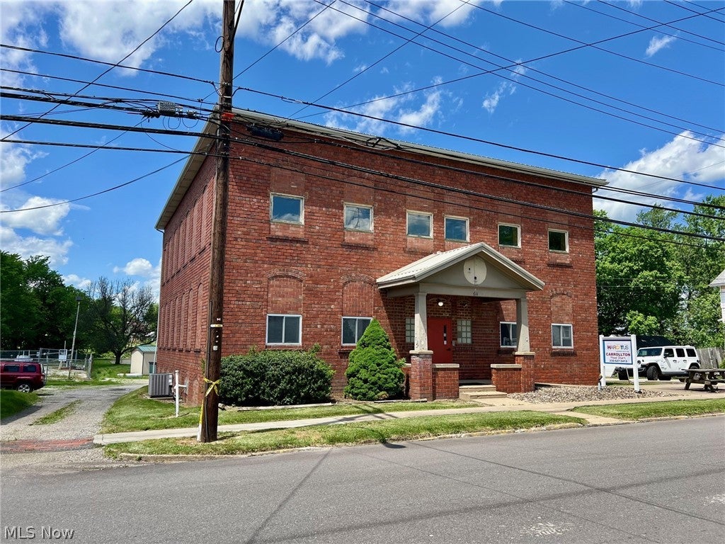 611 High Street NW — photo