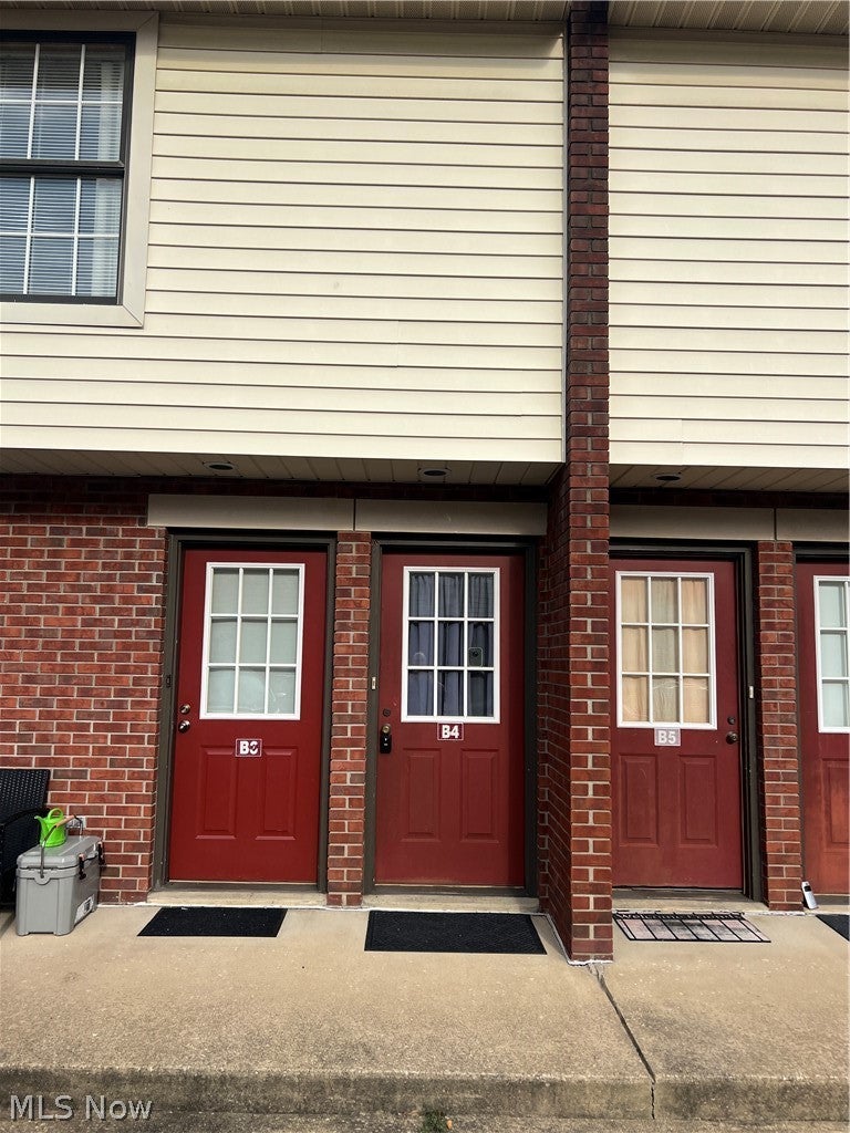 127 E Adams Street B4 — photo