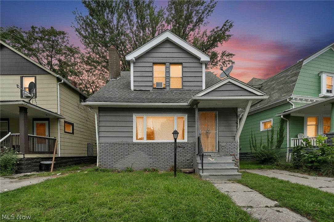 12811 Bartfield Avenue — photo