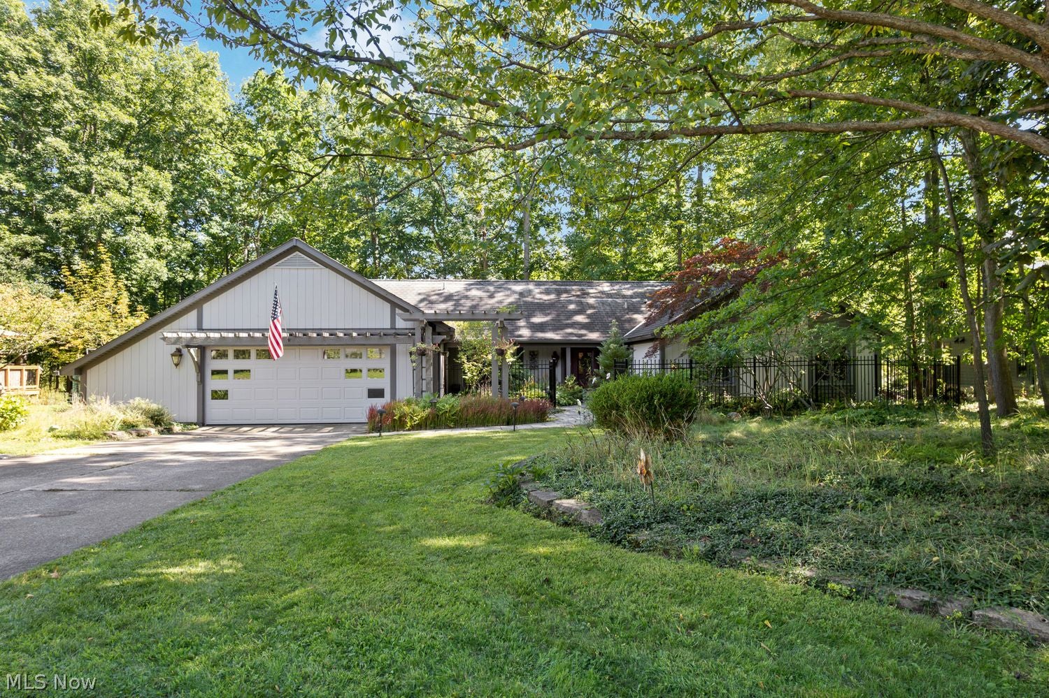 870 Beechwood Drive — photo