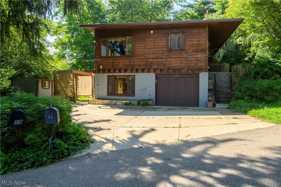 55 Willowdale Lake Avenue NW — photo