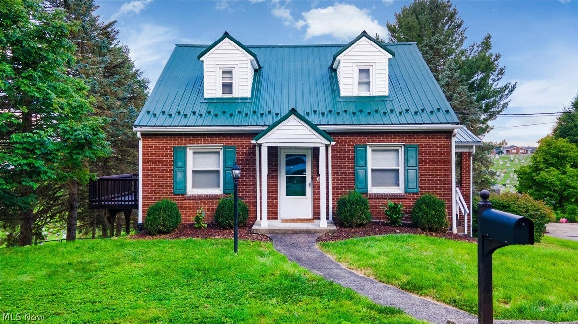 122 W Belleview Drive — photo