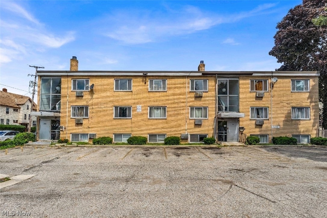 1415 Wyandotte Avenue 306 — photo