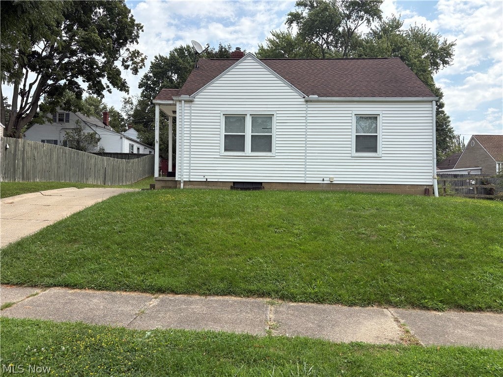 1711 Evergreen Avenue — photo