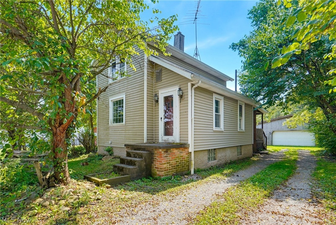 22605 Norman Avenue — photo