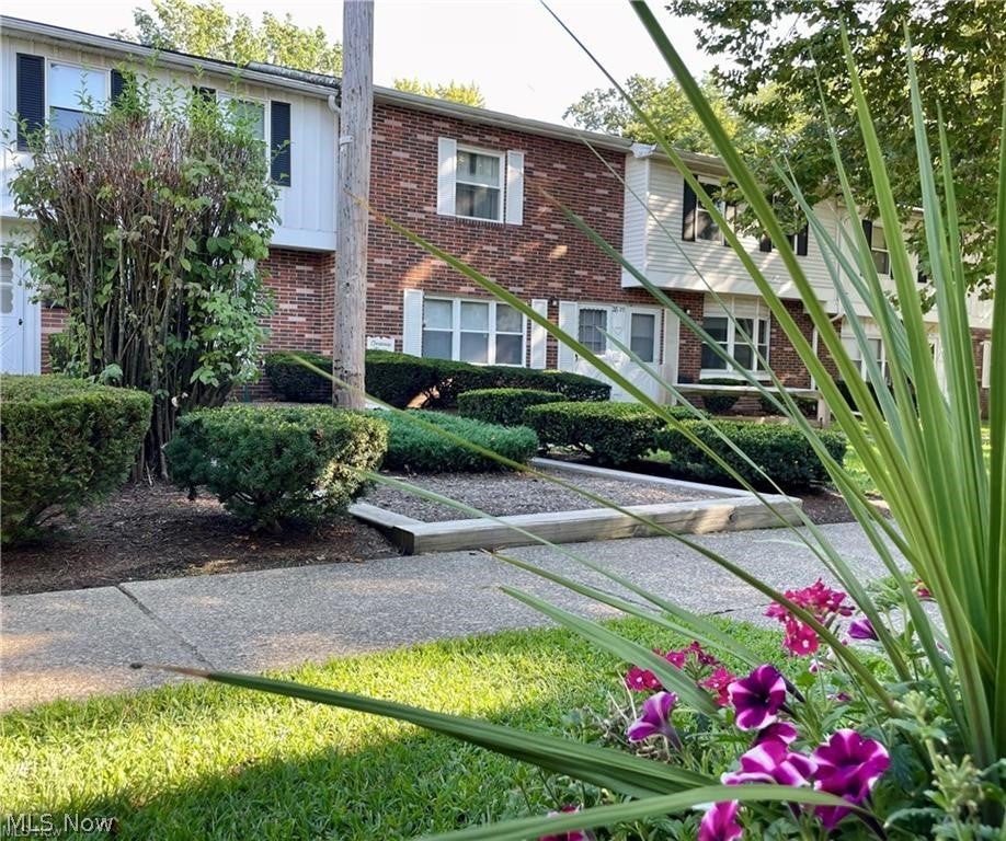 762 Mentor Avenue 54 — photo