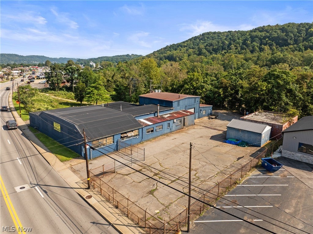 1702 Wheeling Avenue — photo