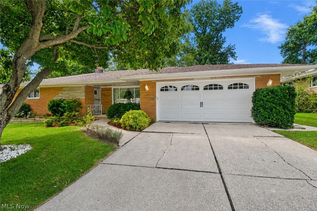 1634 Parkview Drive — photo