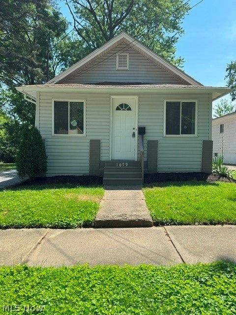 1079 Peerless Avenue — photo