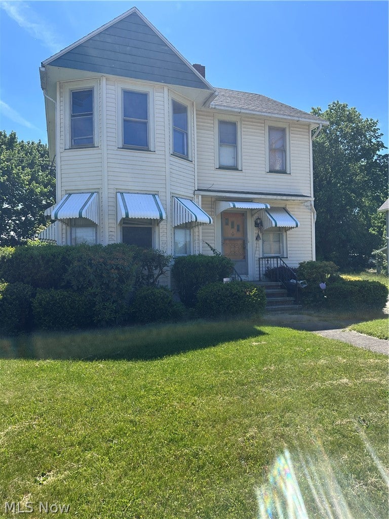 3323 Lake Avenue — photo