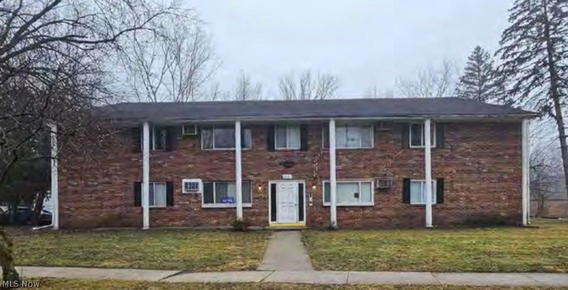 1621 Brooke Park Drive — photo