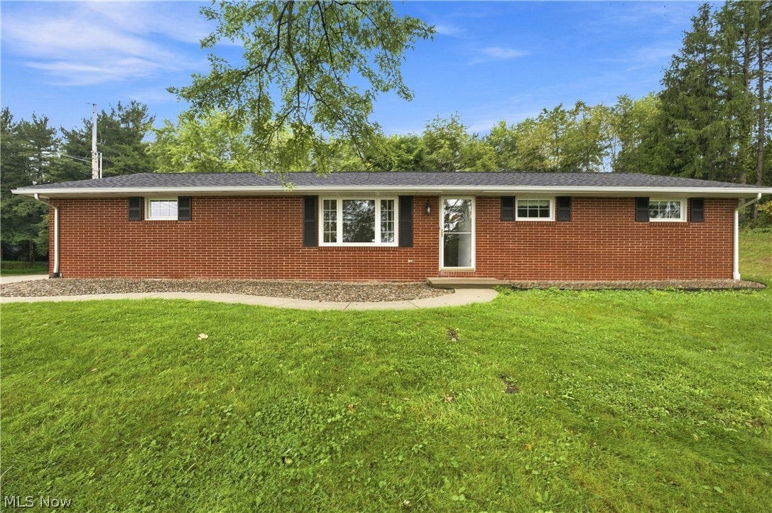 1715 Hillcrest Drive NW — photo