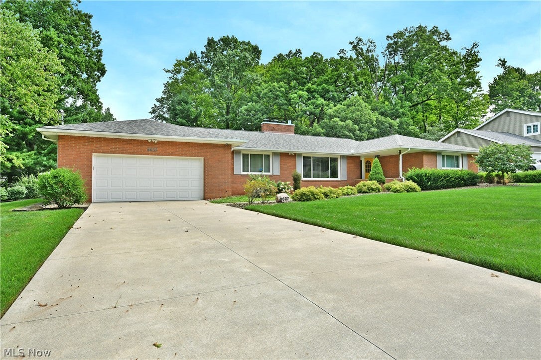 8637 Squirrel Hill Drive NE — photo