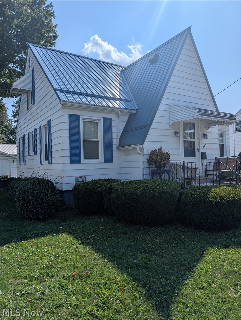 313 E Line Street, Minerva, OH 44657 — photo 2