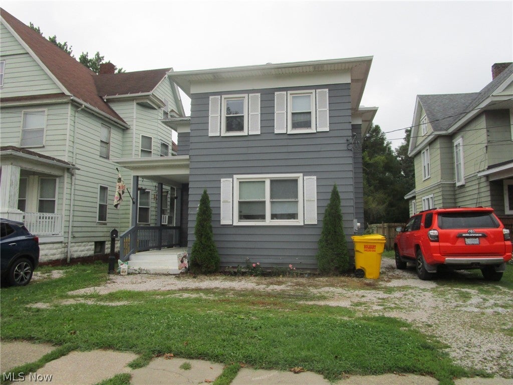 815 Main Street — photo