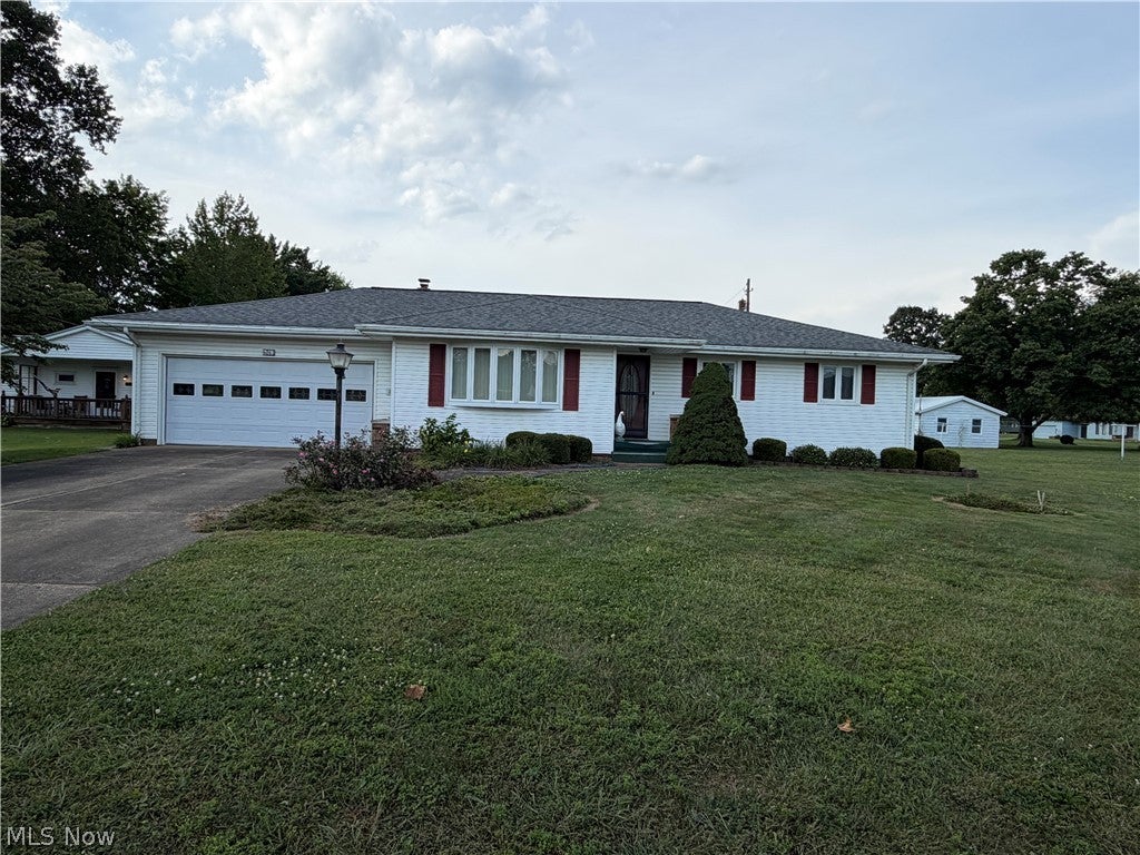 6063 E State Road — photo