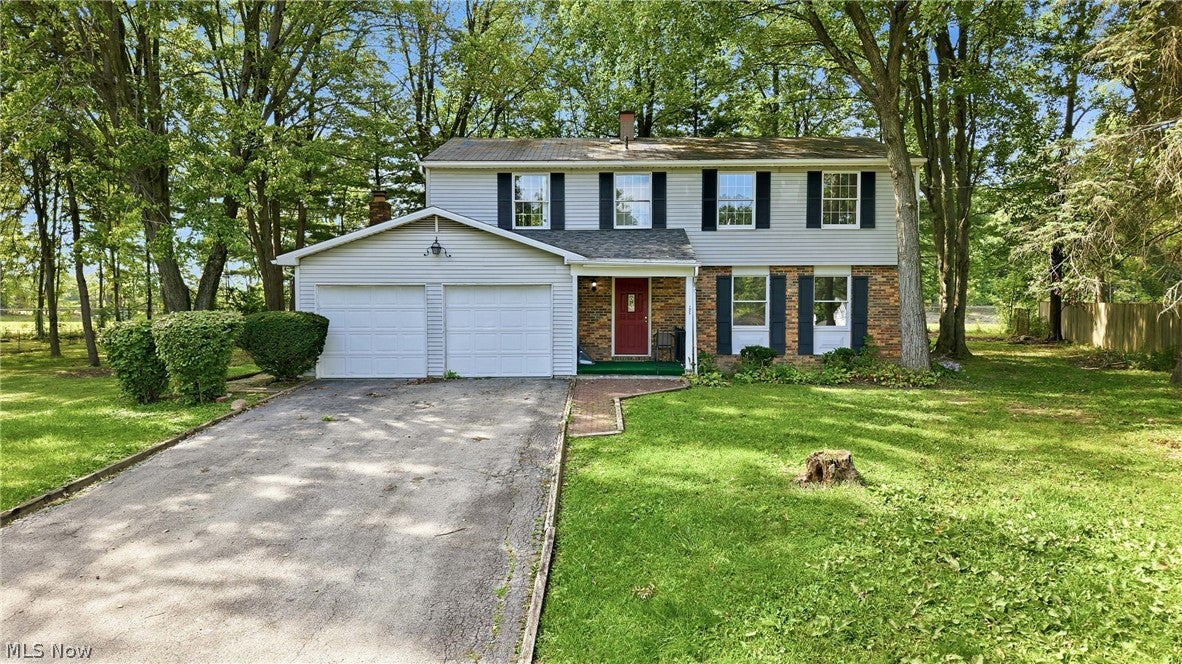 1922 Burr Oaks Court — photo