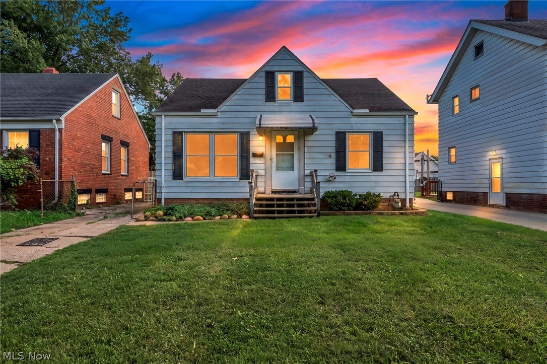 13305 Highlandview Avenue — photo