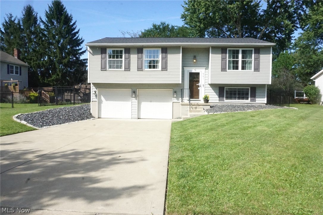 951 Brookpoint Drive — photo