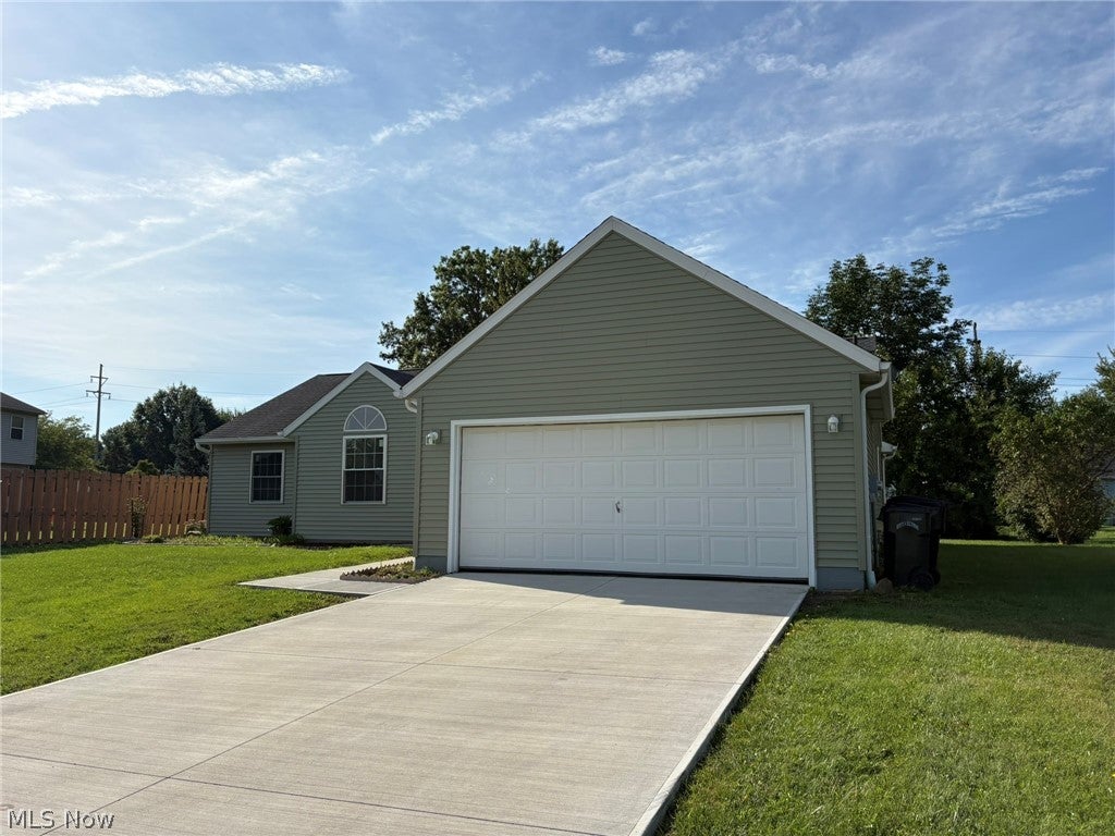 459 Hampton Drive, Elyria, OH 44035 — photo 2