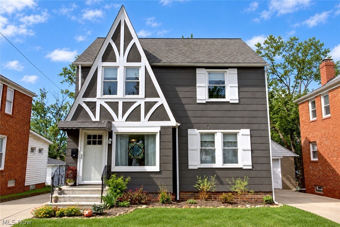 568 Darlington Drive — photo