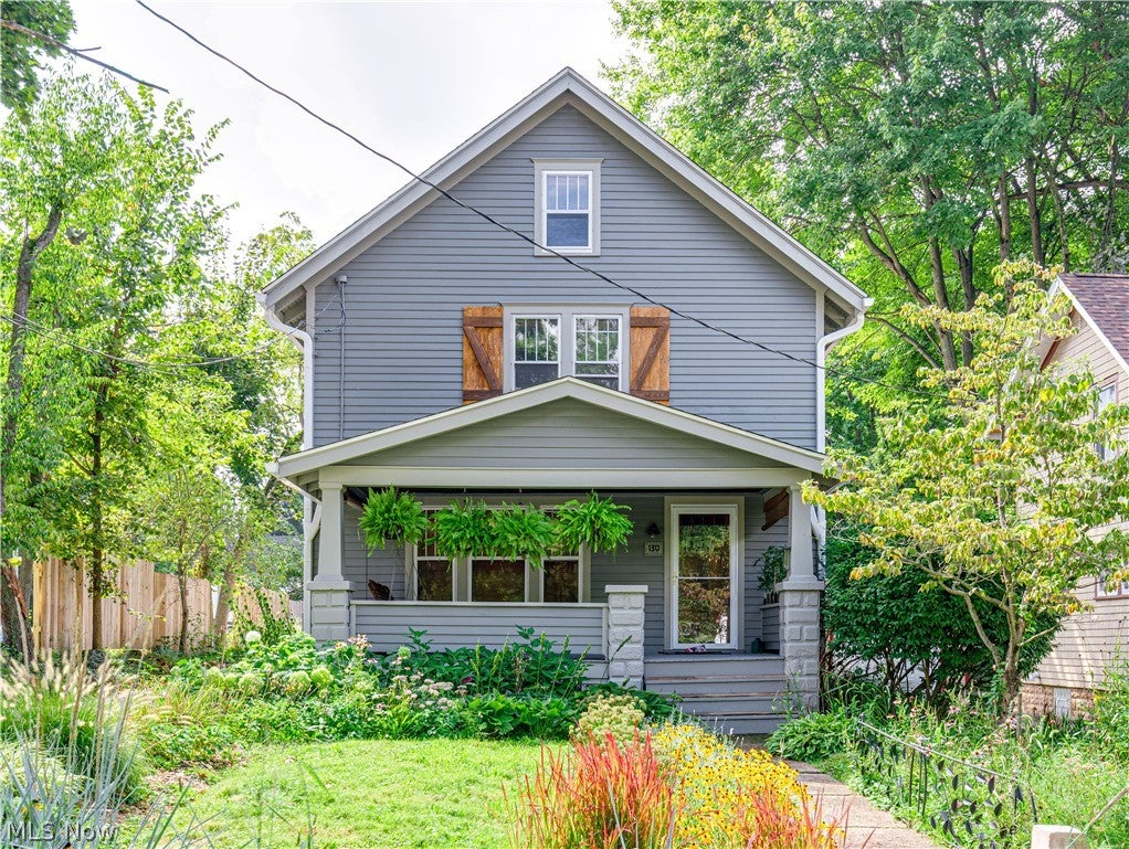 130 E Oak Street — photo