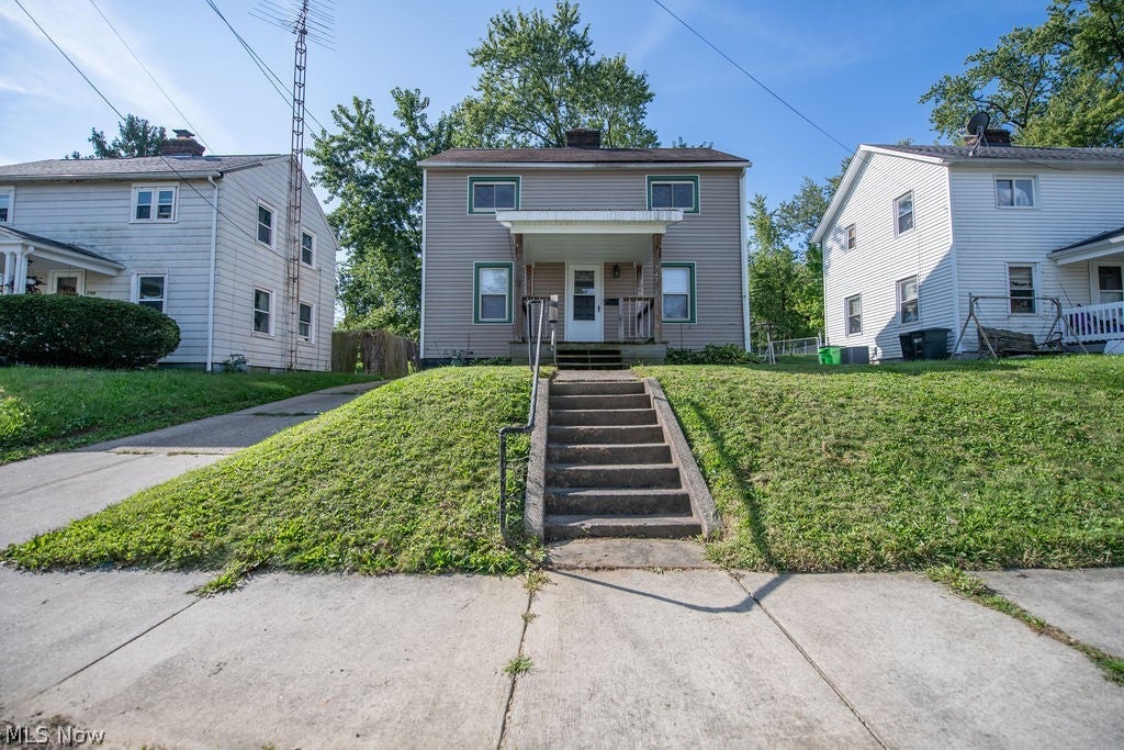 747 Waugh Street — photo