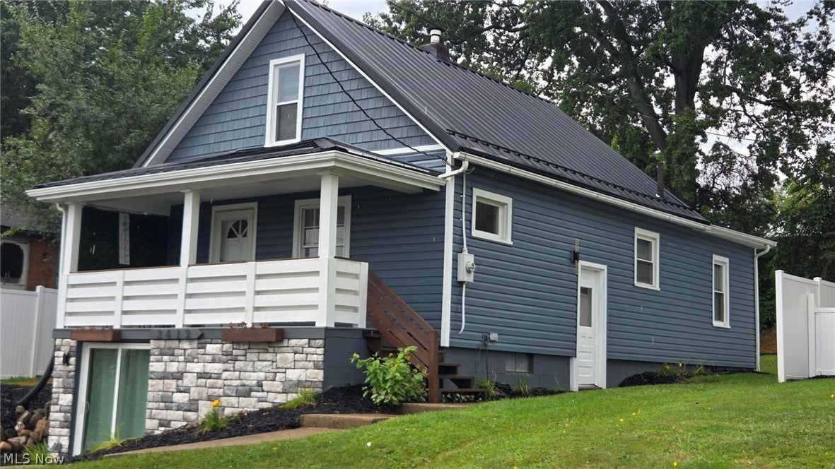 2413 Clearview Avenue NW — photo