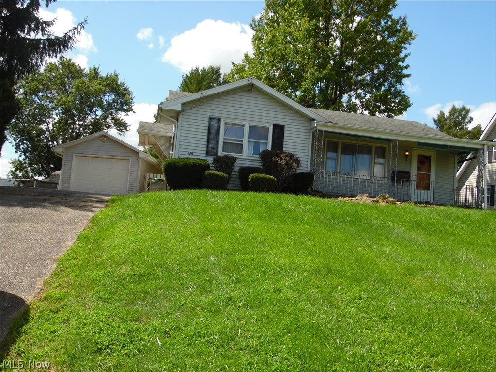 940 Lancaster Street — photo