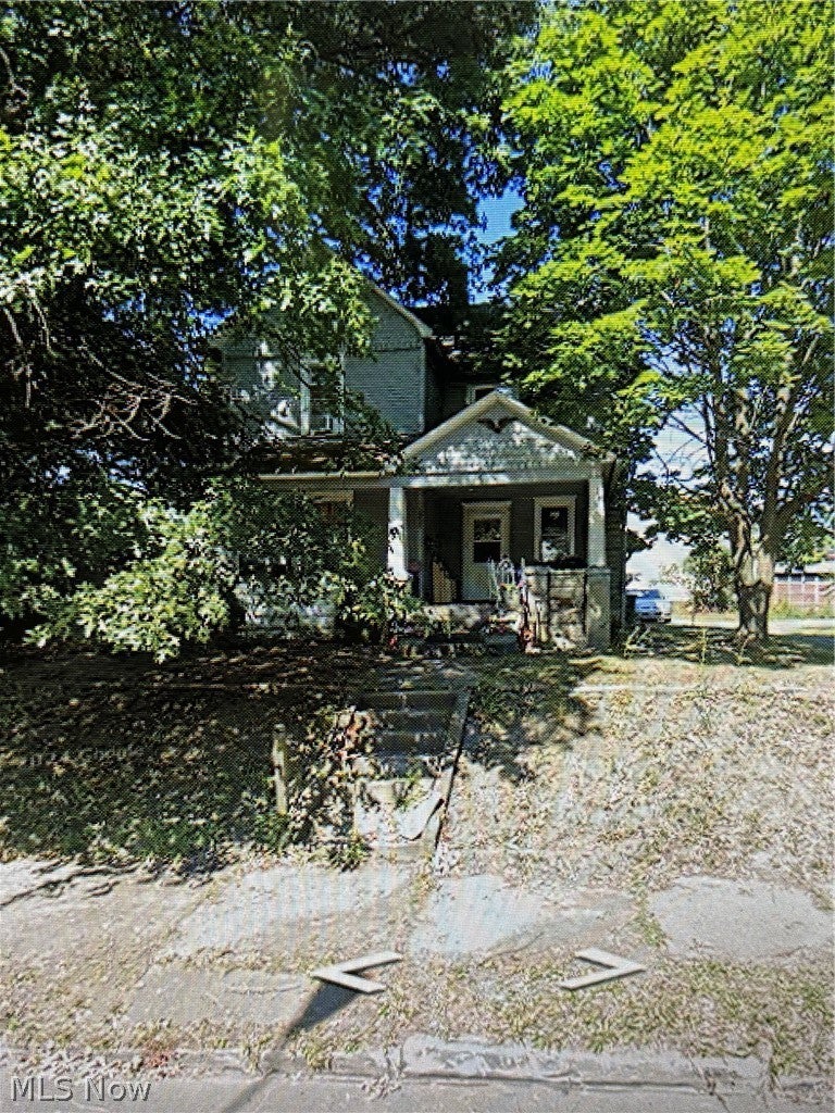 1025 S Freedom Avenue — photo