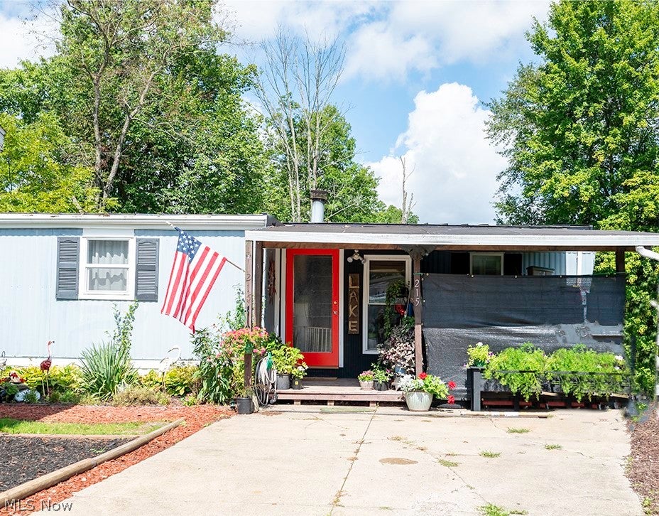 215 Lake Shore Terrace — photo