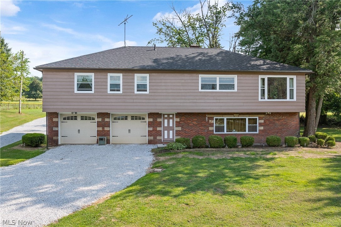 988 E Turkeyfoot Lake Road — photo