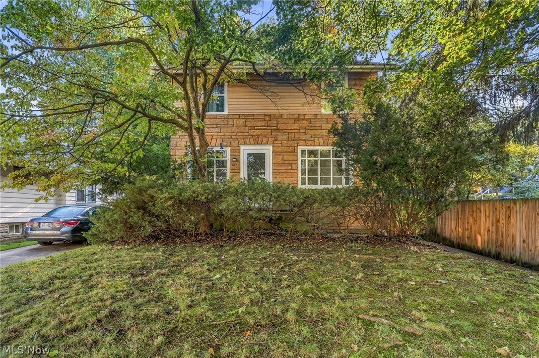 619 Garry Road — photo