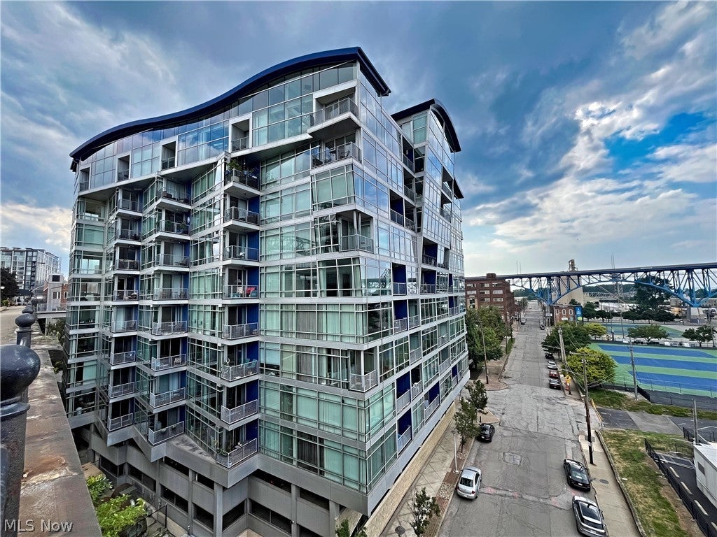 1237 Washington Avenue 706 — photo