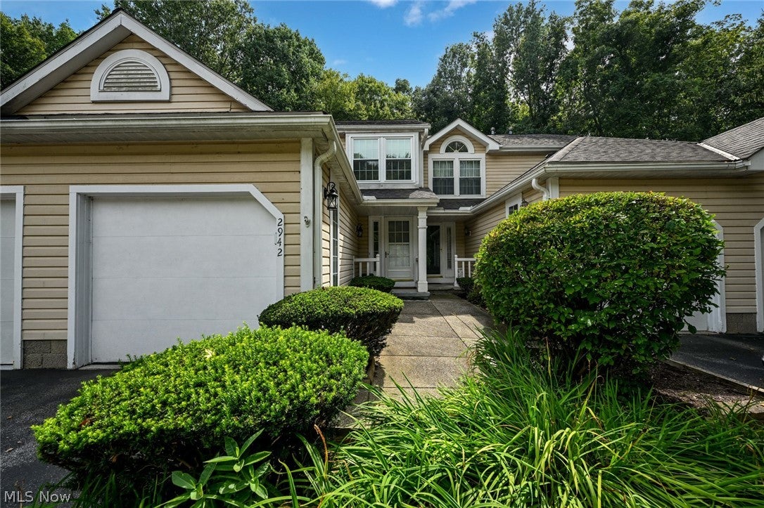 2942 Heatherwood Court — photo